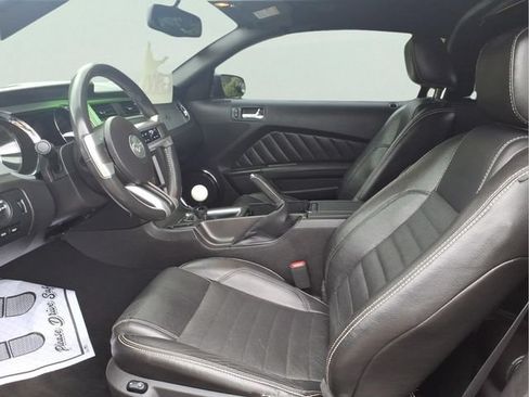 Used 2010 Ford Mustang GT RWD image 11