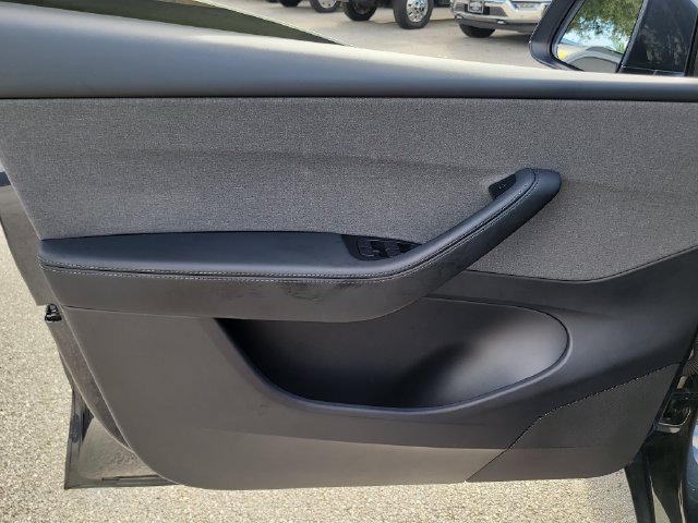 Used 2026 Tesla Model Y Long Range AWD/4WD image 17