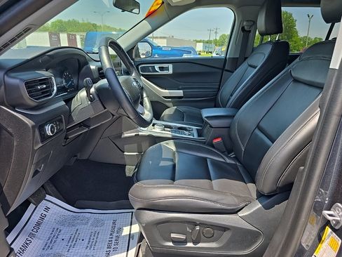 Used 2023 Ford Explorer XLT w/ Equipment Group 202A image 15