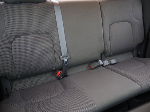 Used 2019 Nissan Frontier SV image 17