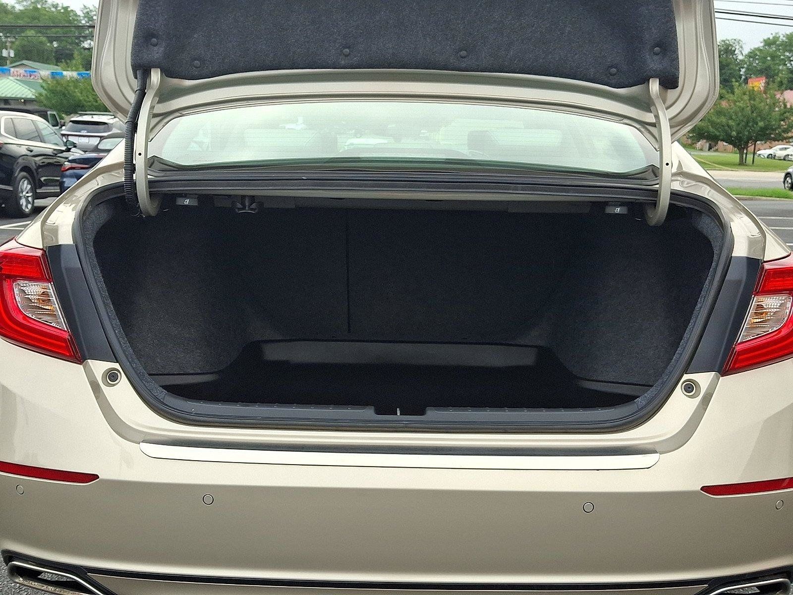 Used 2020 Honda Accord Touring image 29