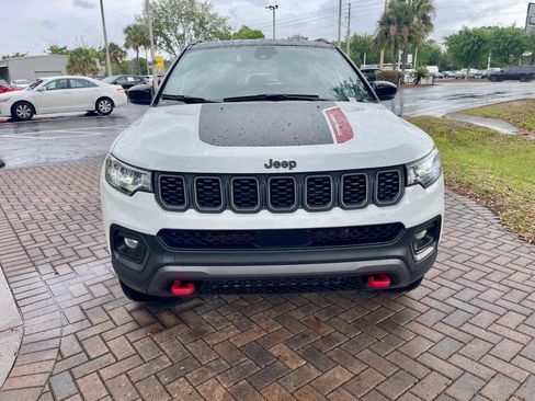 Used 2025 Jeep Compass Trailhawk image 9
