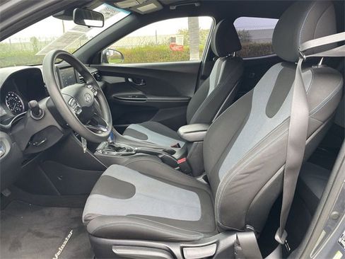 Used 2019 Hyundai Veloster 2.0 image 17