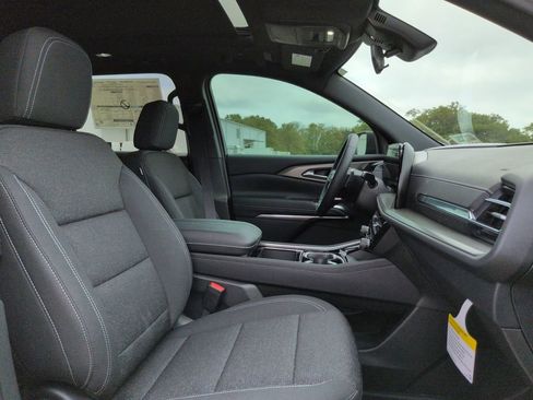 New 2026 Chevrolet Traverse LT w/ Sun and Wheel Package FWD image 30