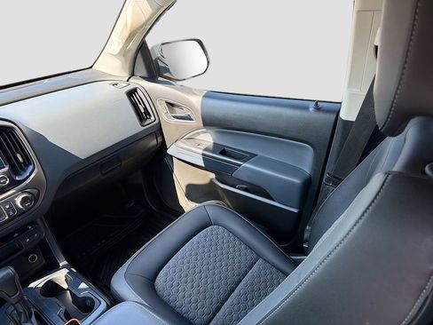 Used 2017 Chevrolet Colorado Z71 image 25