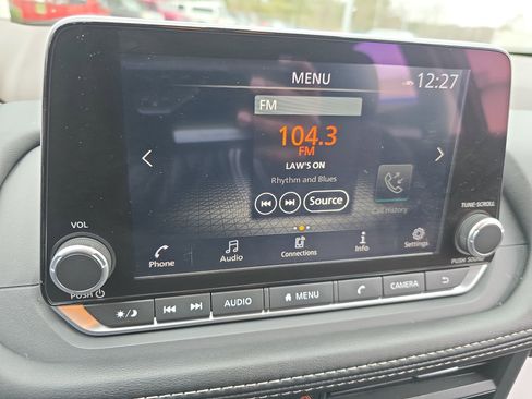 Used 2023 Nissan Rogue SV image 22