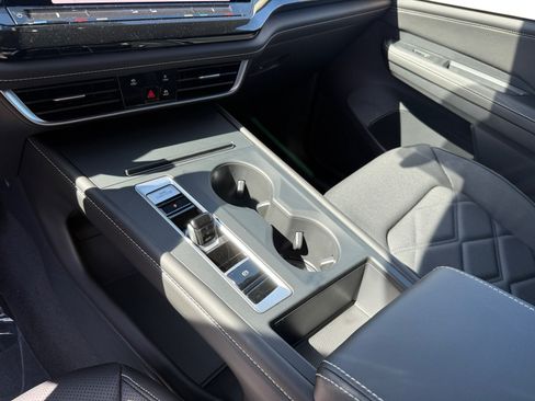 New 2026 Volkswagen Atlas SE FWD image 13
