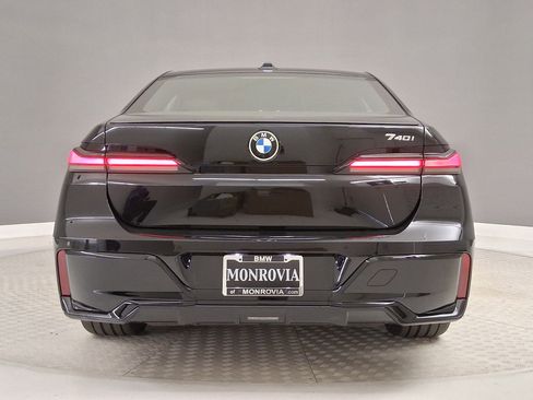 New 2026 BMW 740i 740i w/ Premium Package image 8