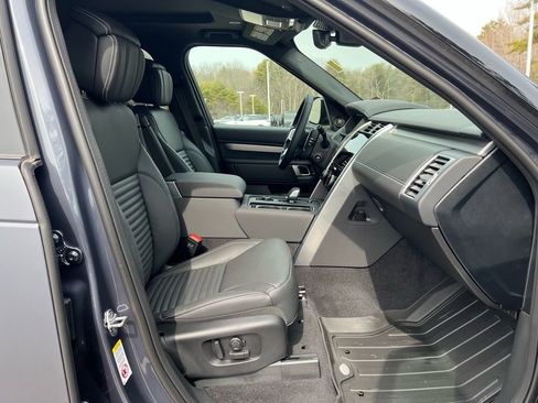 New 2026 Land Rover Discovery Limited Edition image 29