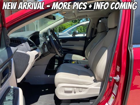 Used 2025 Honda Odyssey EX-L image 3