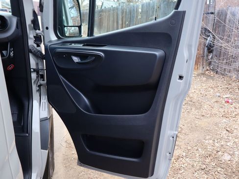 Used 2024 Mercedes-Benz Sprinter 2500 image 28