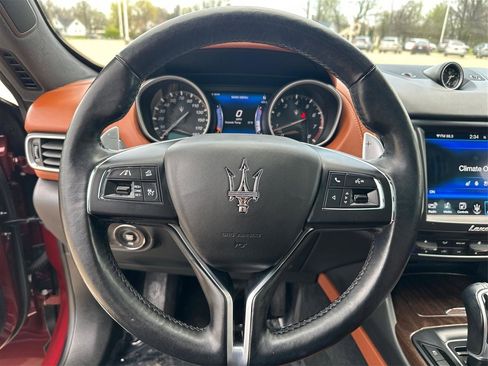 Used 2017 Maserati Levante S AWD/4WD image 17