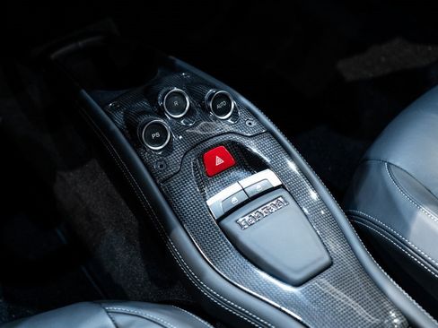 Used 2011 Ferrari 458 Italia Coupe image 36