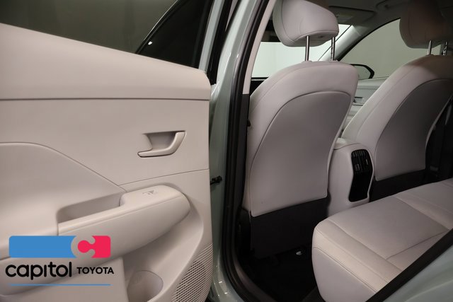 Used 2025 Hyundai Kona SEL AWD/4WD image 28