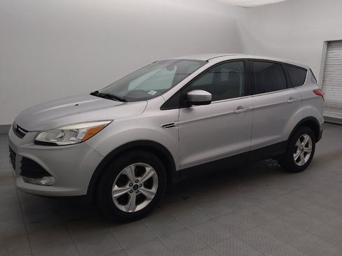 Used 2015 Ford Escape SE image 2