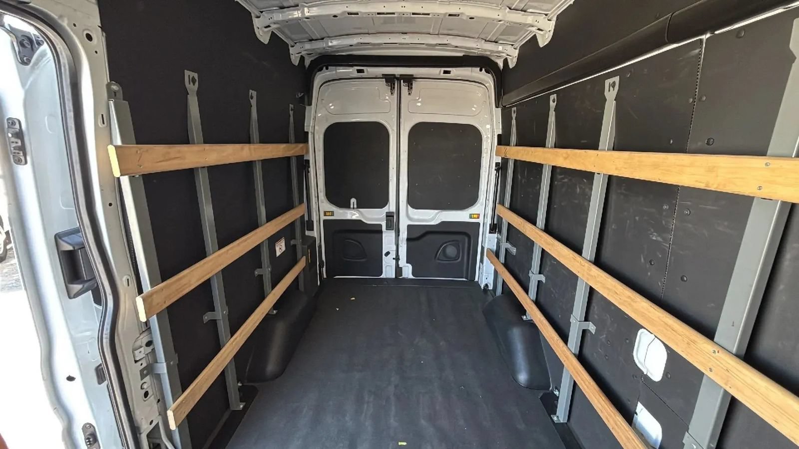 Used 2022 Ford E-Transit 148 High Roof w/ Load Area Protection Package RWD image 43