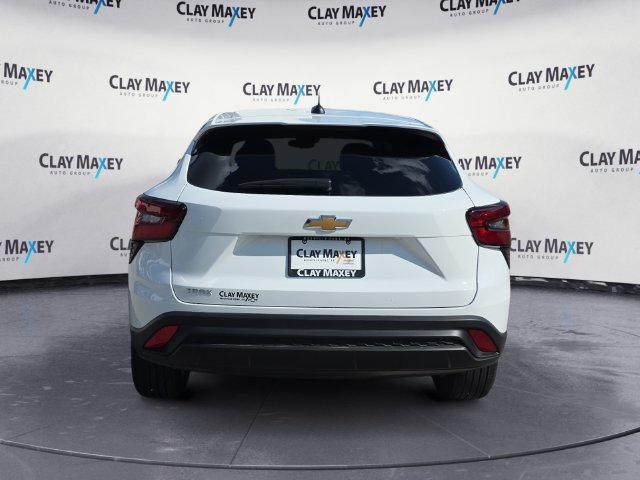 New 2026 Chevrolet Trax LS w/ LS Convenience Package FWD image 4