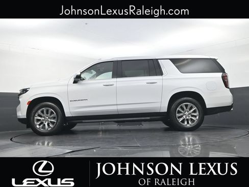 Used 2024 Chevrolet Suburban Premier AWD/4WD image 22