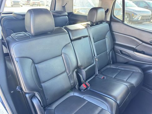 Used 2023 GMC Acadia SLT image 35