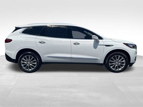 Used 2019 Buick Enclave Essence FWD image 2