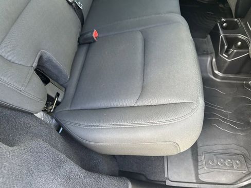 Used 2021 Jeep Wrangler Unlimited Sport image 17