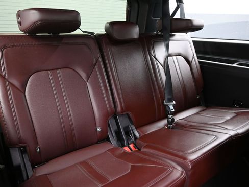 Used 2022 Ford Expedition Max Limited image 26
