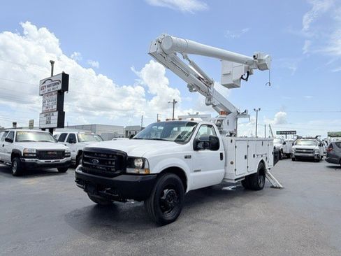 Used 2004 Ford F550 4x4 Regular Cab Super Duty image 12