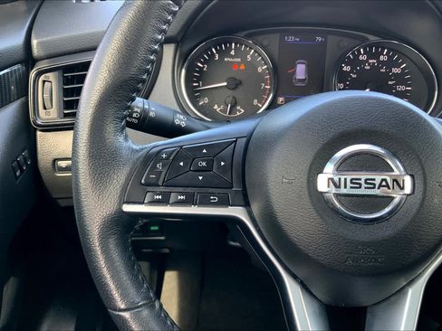 Used 2020 Nissan Rogue SL FWD image 24