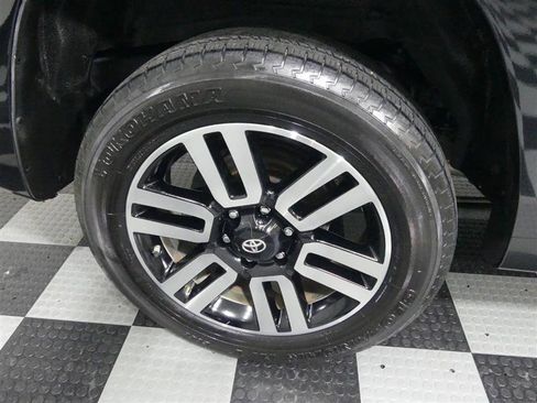 Used 2015 Toyota 4Runner Limited image 15