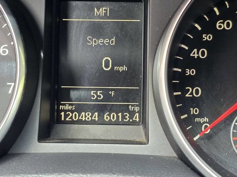 Used 2010 Volkswagen GTI 4-Door image 14