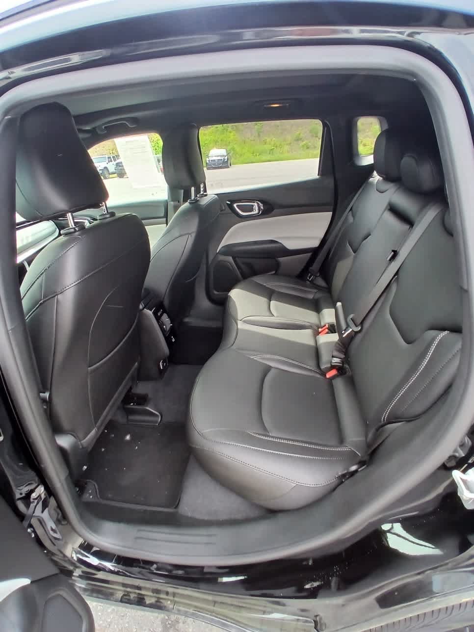 New 2025 Jeep Compass Limited w/ Elite Group AWD/4WD image 13