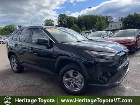 Used 2025 Toyota RAV4 LE AWD/4WD image 1