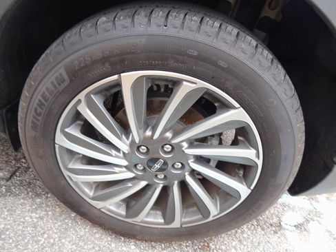 Used 2024 Lincoln Corsair Reserve w/ Equipment Group 202A image 12