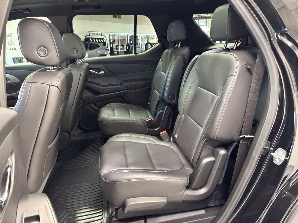 Used 2023 Chevrolet Traverse LT w/ LT Premium Package AWD/4WD image 42