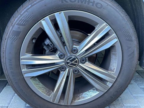 Used 2024 Volkswagen Jetta SE FWD image 3