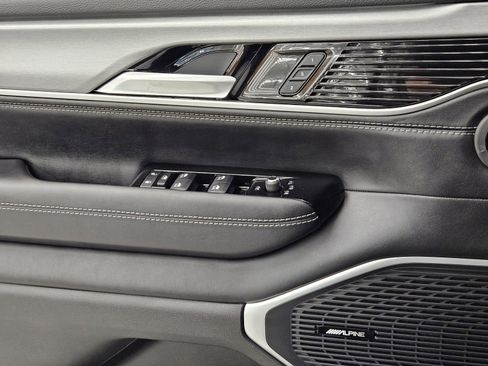 New 2026 Jeep Grand Wagoneer 4WD w/ Premium Group I image 25