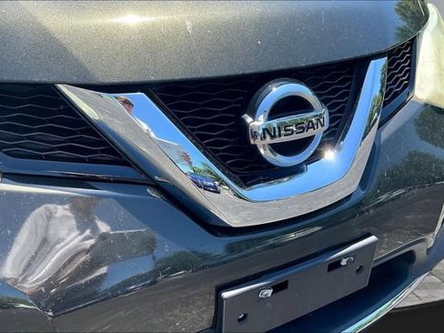 Used 2015 Nissan Rogue SV w/ SV Family Package AWD/4WD image 32
