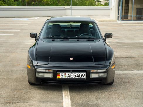Used 1988 Porsche 944 Turbo RWD image 3