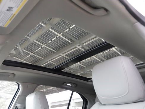 Certified 2021 Cadillac XT4 Luxury w/ Cold Weather Package image 22