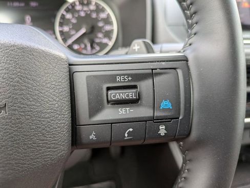 Used 2025 Nissan Rogue SV image 16