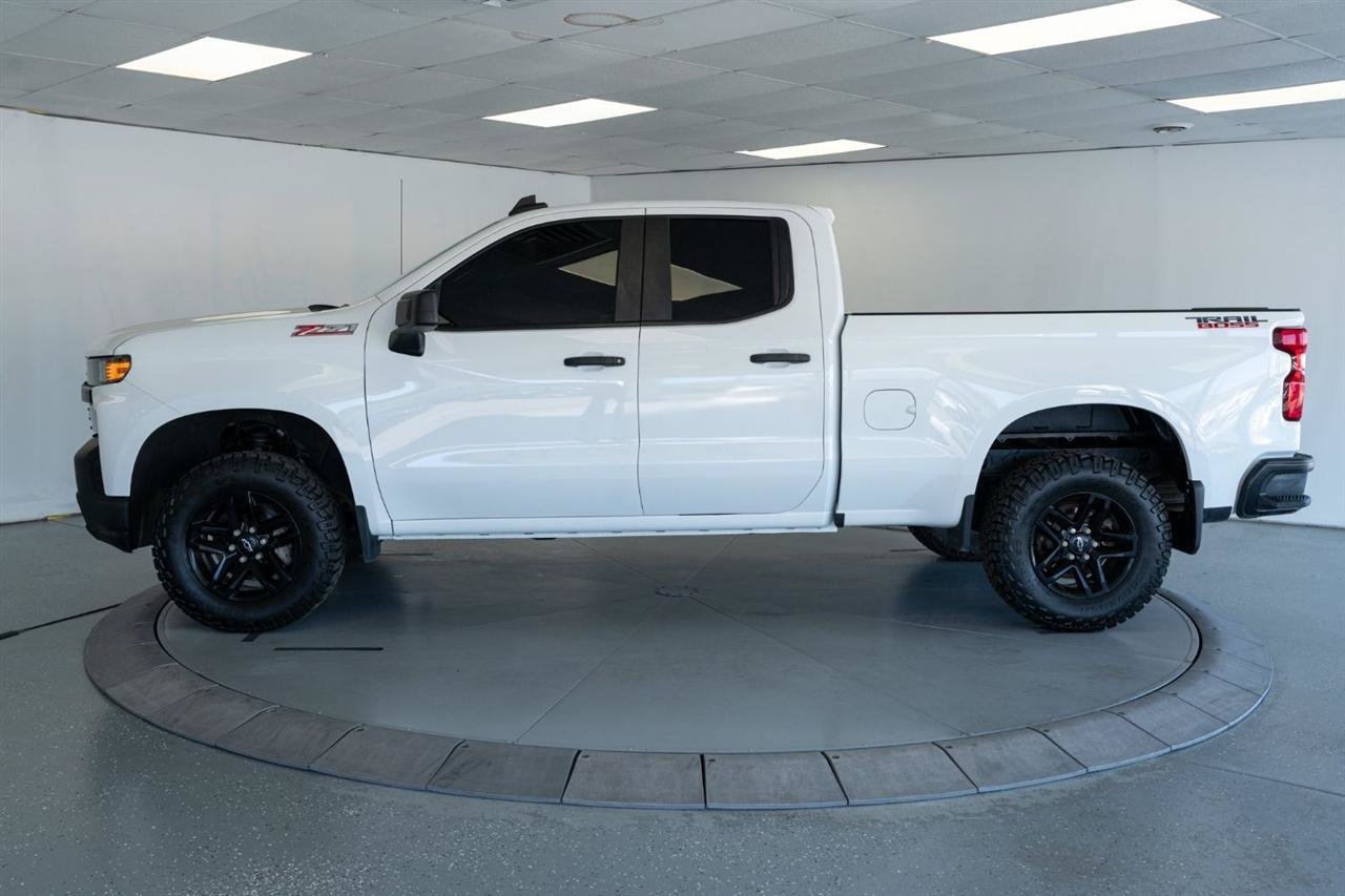 Used 2019 Chevrolet Silverado 1500 Custom Trail Boss w/ Custom Convenience Package AWD/4WD image 4