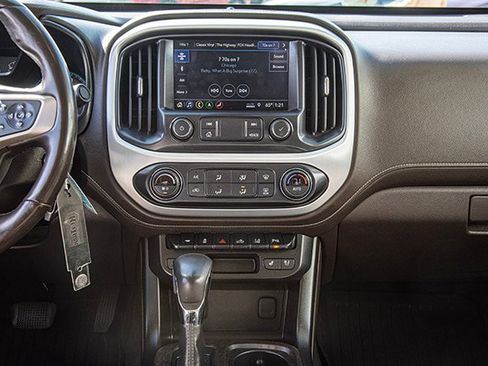 Used 2022 GMC Canyon Denali image 11