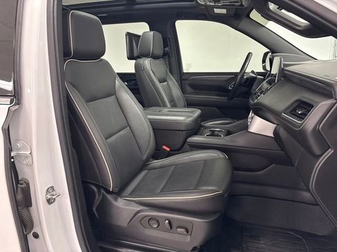 Used 2021 GMC Yukon XL SLT image 21