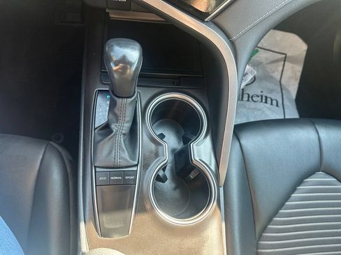 Used 2024 Toyota Camry SE FWD image 20