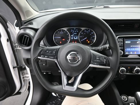 Used 2021 Nissan Kicks S FWD image 17