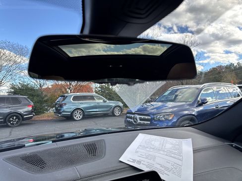 Used 2022 BMW X6 xDrive40i w/ M Sport Package image 15