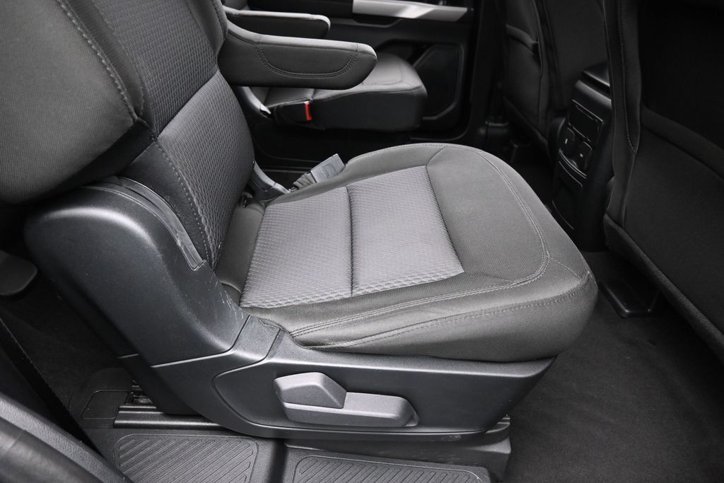 Used 2023 Ford Explorer XLT RWD image 37