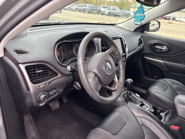 Used 2022 Jeep Cherokee Limited w/ Mopar Interior Package AWD/4WD image 8