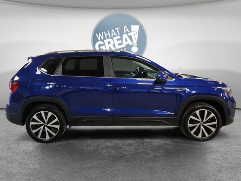 Used 2022 Volkswagen Taos SE AWD/4WD image 2