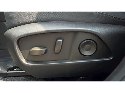 Certified 2025 Chevrolet Equinox LT w/ Convenience Package II FWD image 25